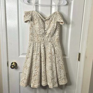 B. Darlin Juniors Cream Lace Dress